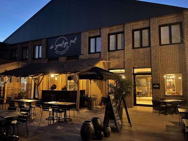 De Geestige Put Hostel Waregem Exterior photo